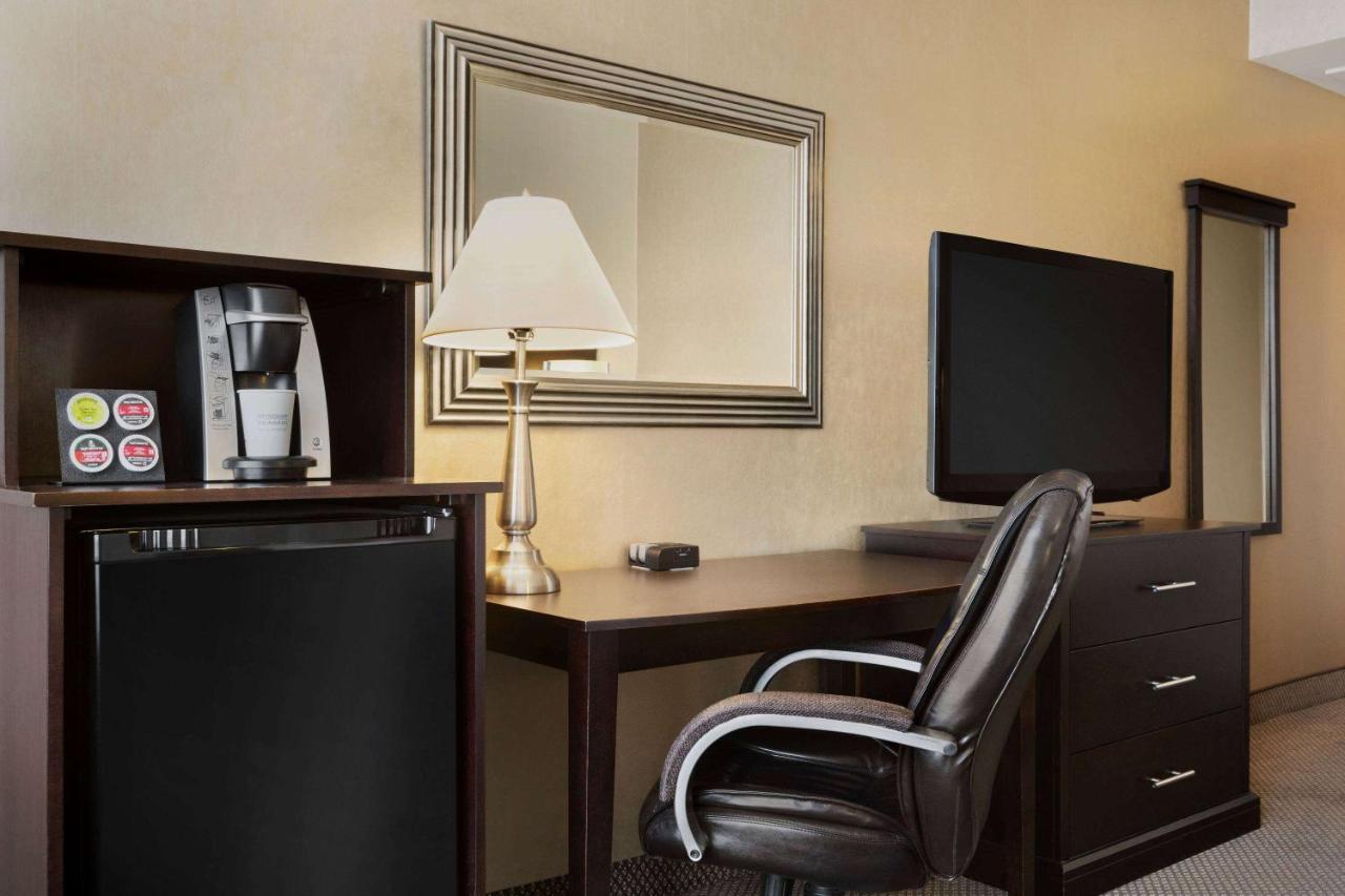 Travelodge By Wyndham Quebec City Hotel & Convention Centre Exteriér fotografie